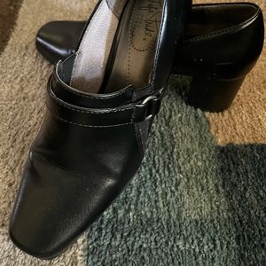 Black Life Stride heels size 7